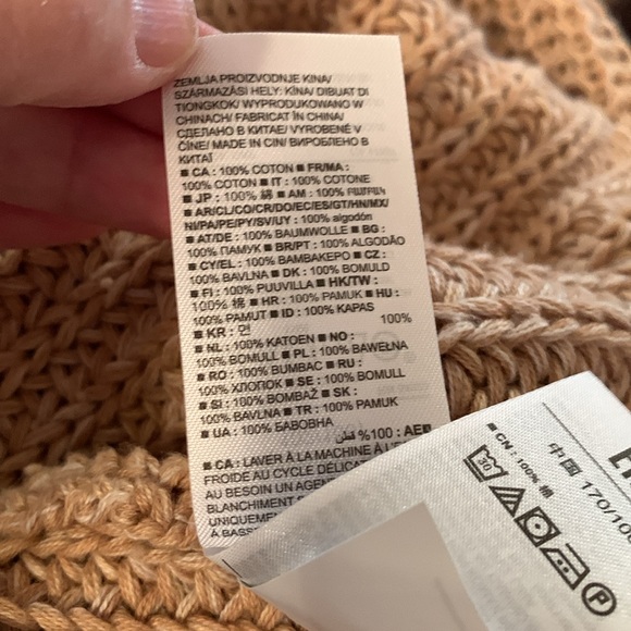 Gap, chunky cozy knit sweater, size large, EUC - Picture 8 of 8